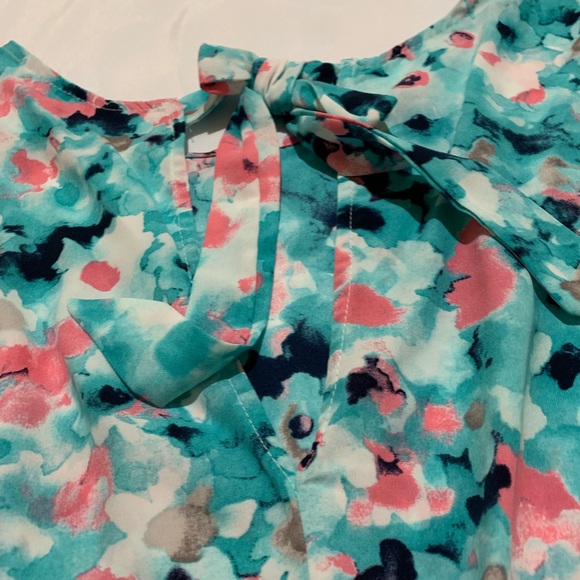 *Floral romper - Picture 3 of 6